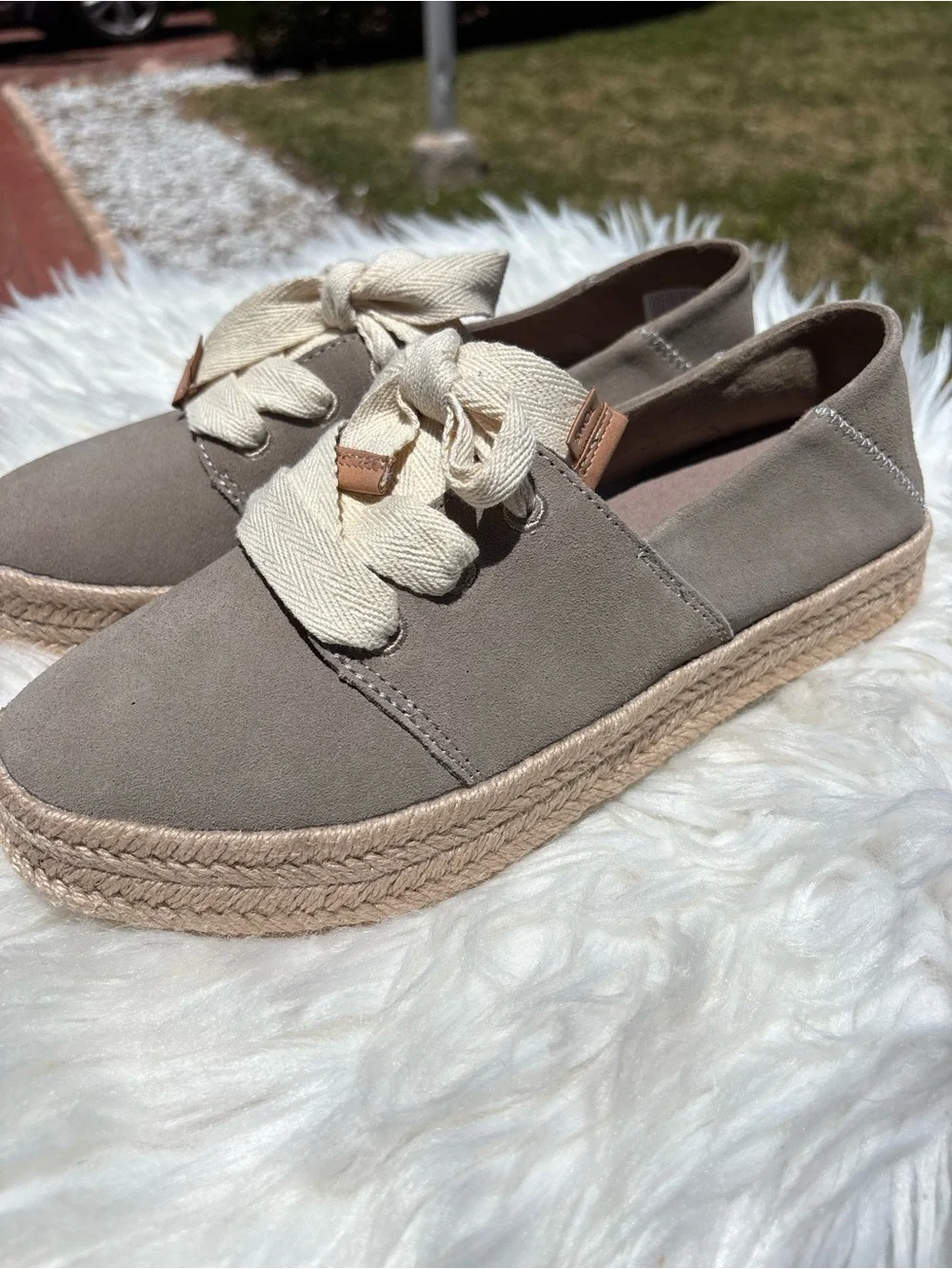Toms Dune Suede Carolina Lace Up Platform Slip-Ons with Cream Ribbon Laces - Picture 3 of 6